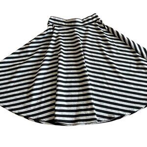 Jason Maxwell Women's Medium Gray and Black Striped A-Line Skirt